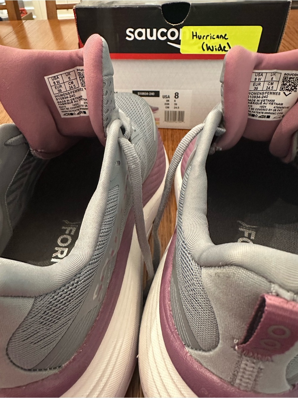 NEW Saucony Hurricane 24 Women's Light Gray with Lavender Running Shoes - Picture 6 of 6